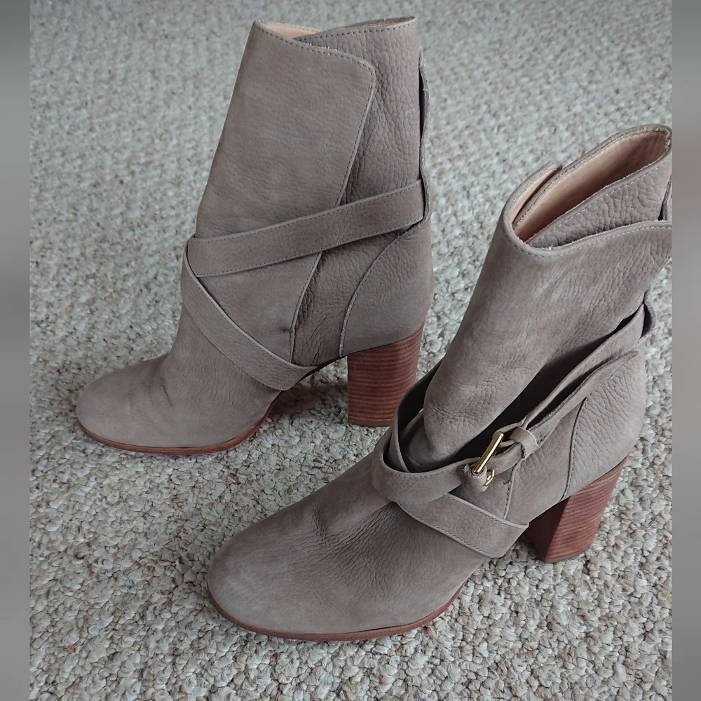 Kate spade New York Lexy double buckle pebbled leather boots in taupe size 6.5